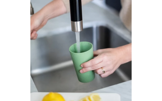 Koziol Connect Cup L Trinkbecher 350 Ml Nature Ash Grey 5 Koziol Connect Cup L Trinkbecher 350 Ml Nature Ash Grey – Bild 3